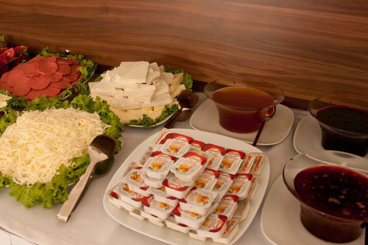 Dining 63 of 86