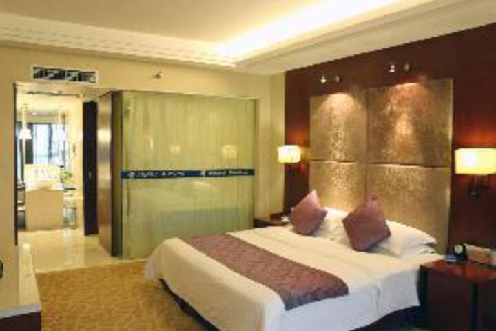 Room 2 of 3