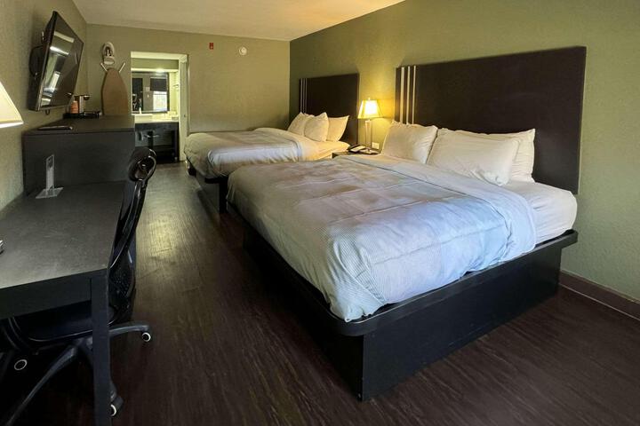 1 Queen Bed Accessible (1 of 3)