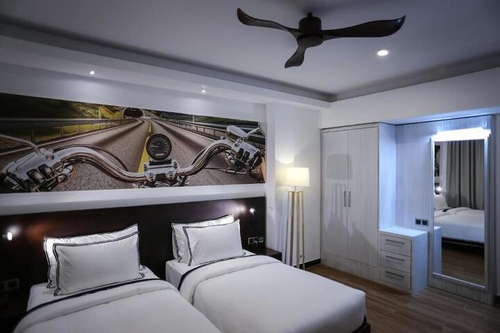 Room 11 of 35