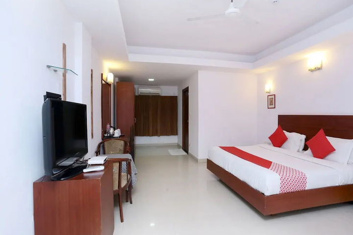 Room 5 of 18
