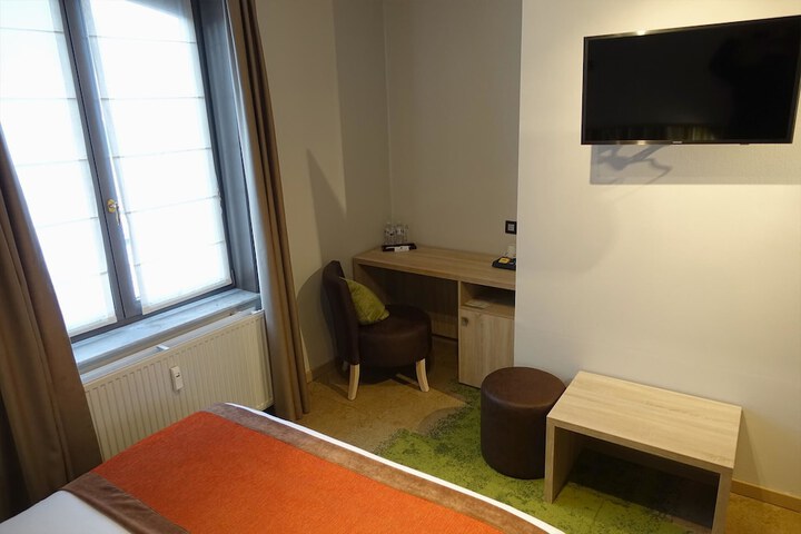 Room 21 of 41