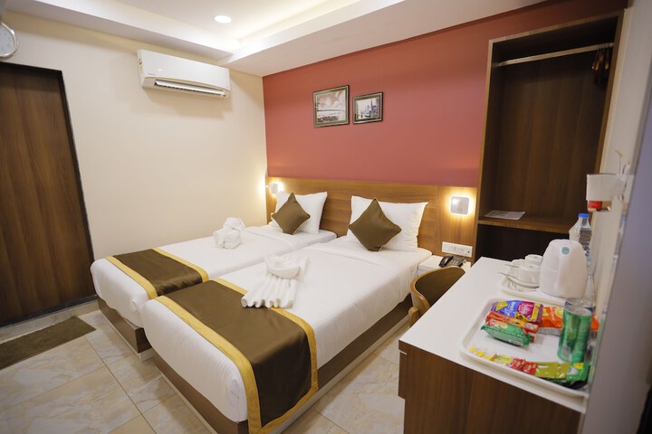 Room 8 of 34