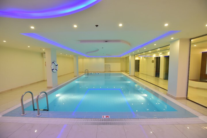 Pools & Facilities