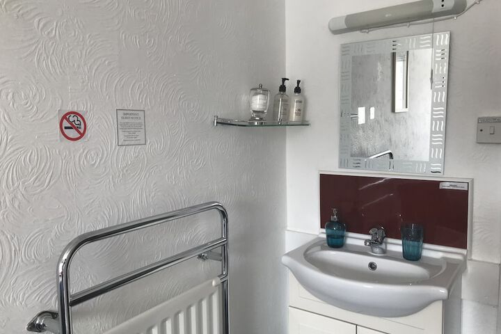 Room 16 of 22