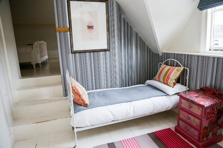 Room 34 of 59
