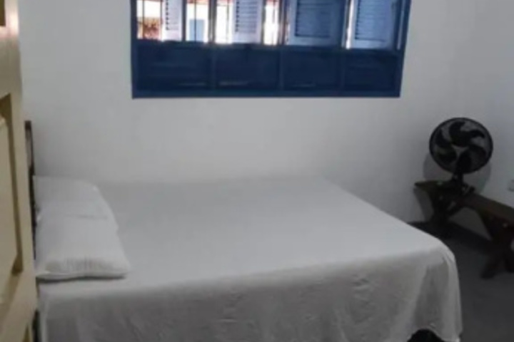 Room 4 of 16