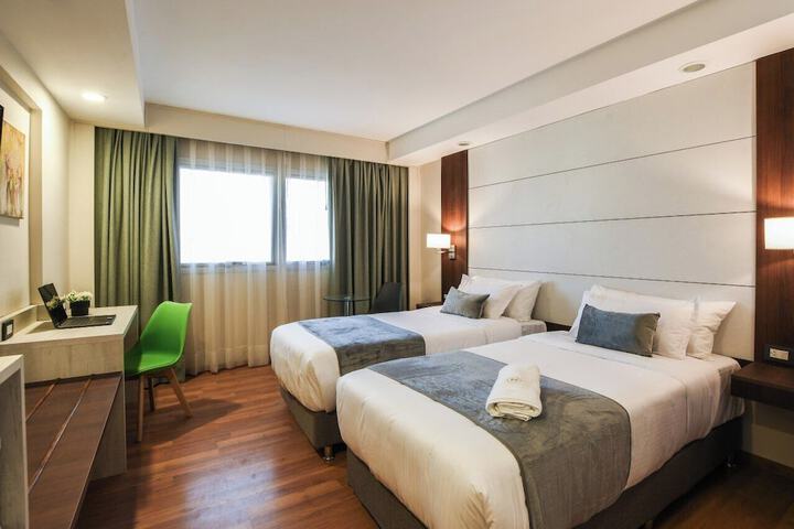 Room 2 of 19