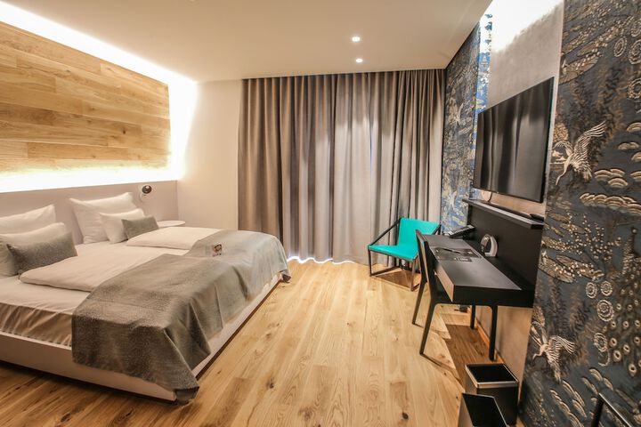 Room 16 of 53