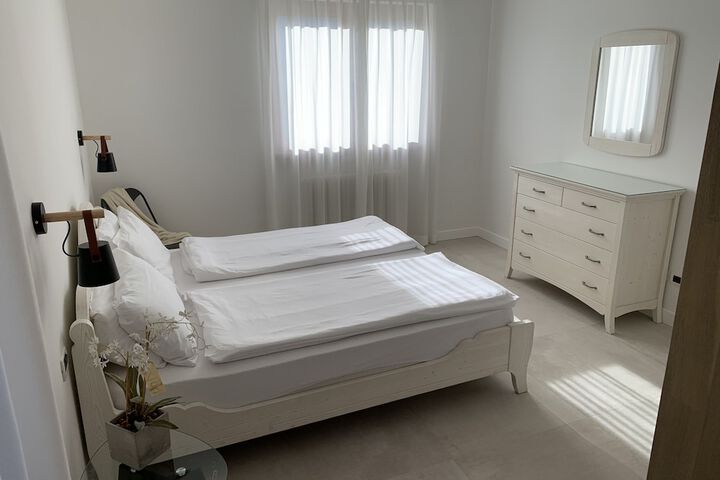 Room 8 of 71