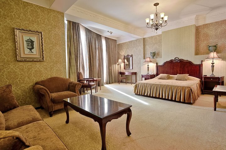 Room 13 of 75
