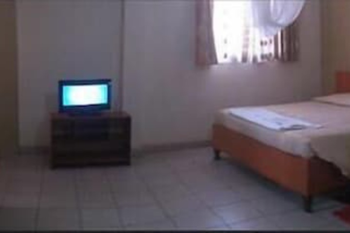 Room 6 of 48