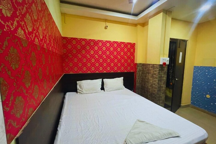 Room 6 of 25