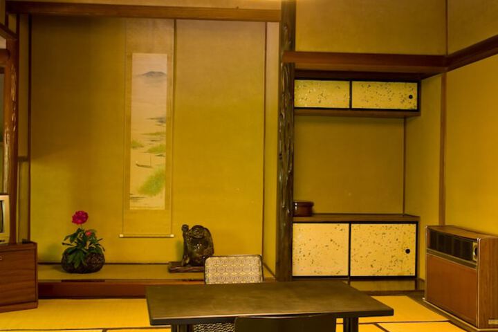 Room 9 of 70