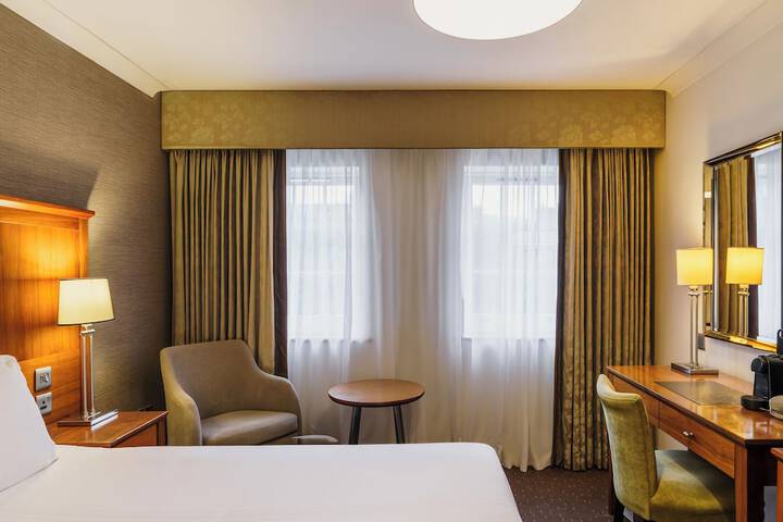 Room 10 of 124