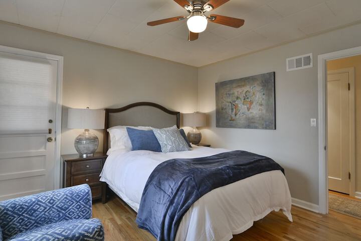 Room 8 of 28