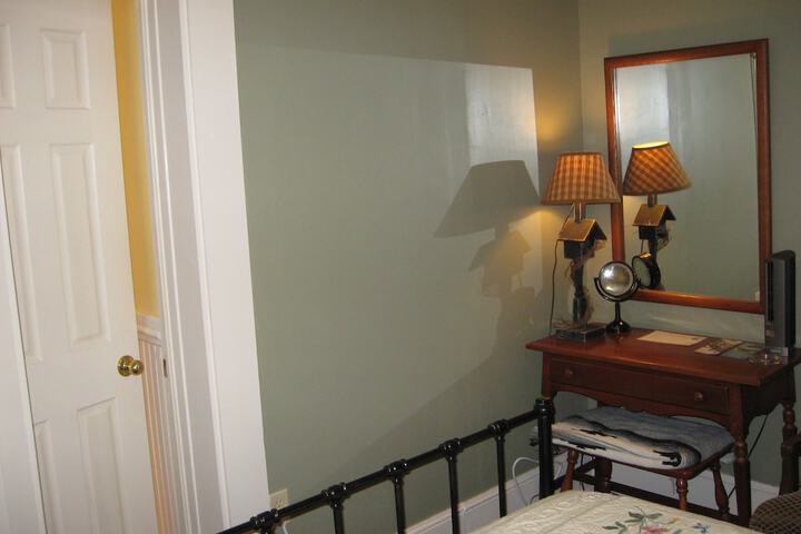 Room 18 of 114