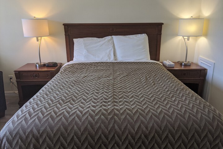 Room 32 of 45