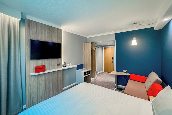 Room 15 of 80