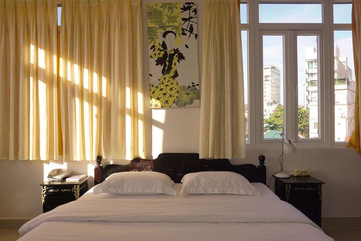 Room 30 of 48