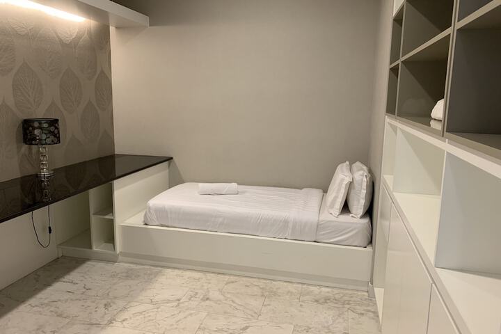 Room 13 of 113