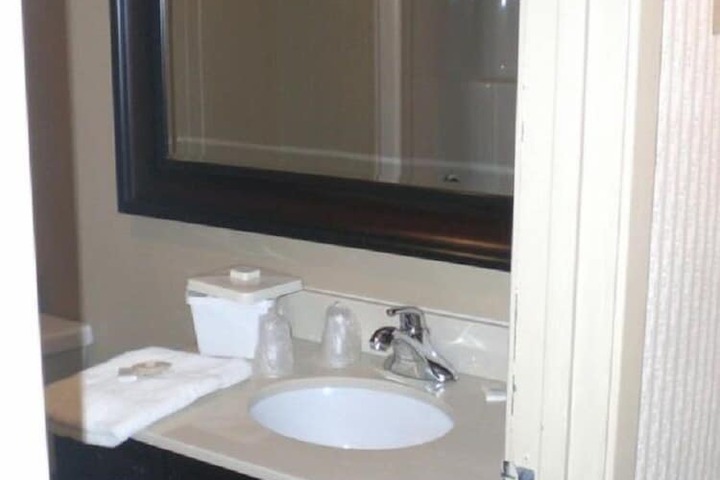Room 15 of 40