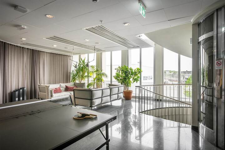 Guest Lobby