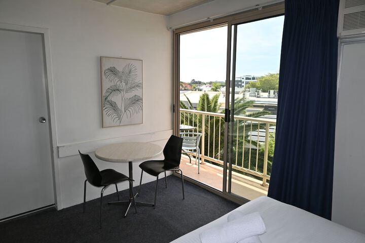 Room 4 of 36
