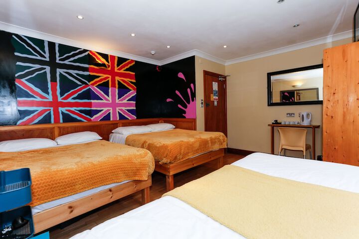 Room 49 of 106