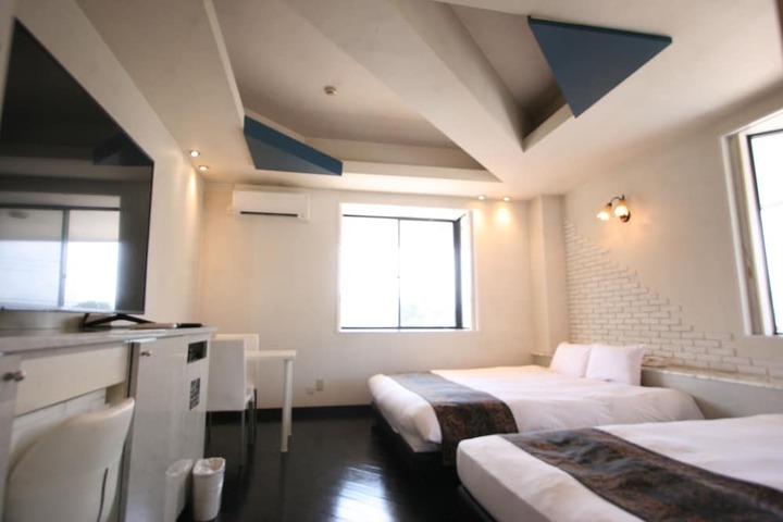 Room 3 of 23