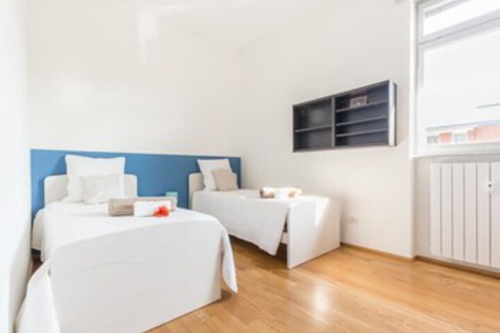 Room 21 of 25