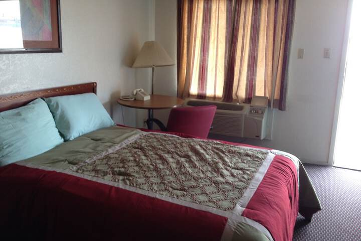 Room 4 of 20