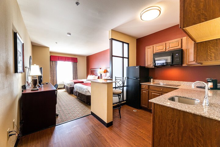 1 King Bed Suite (20 of 20)