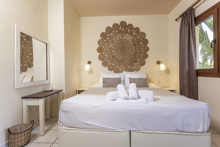 Room 25 of 80