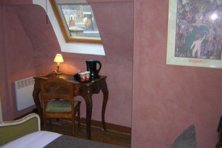 Room 16 of 25
