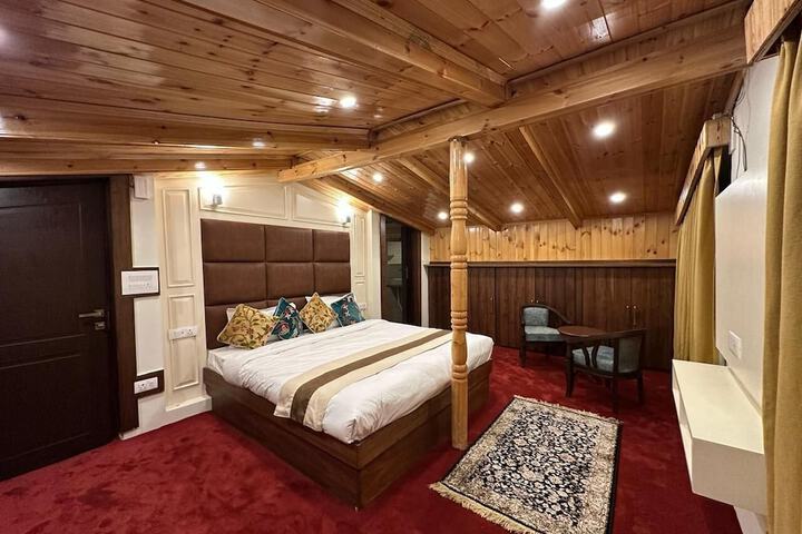 Room 9 of 47