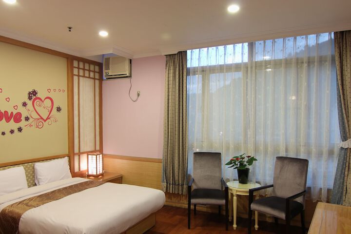 Room 52 of 122