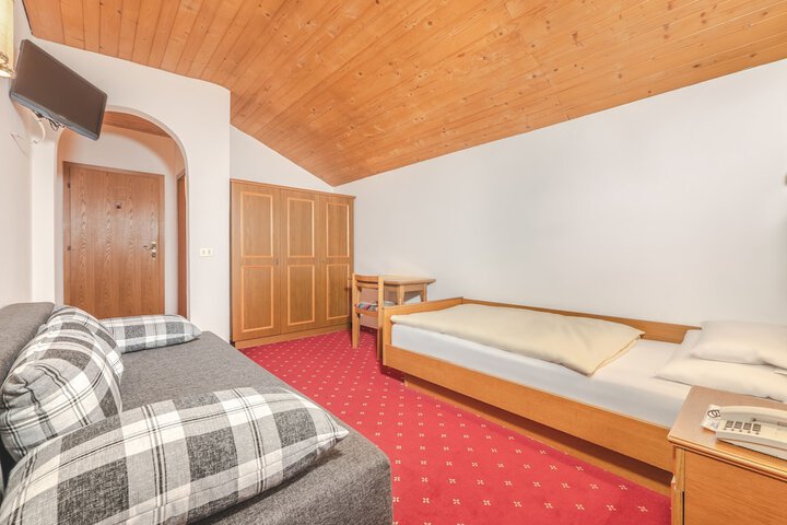Room 11 of 60