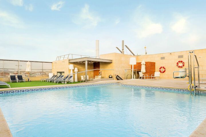 Pool 45 of 73