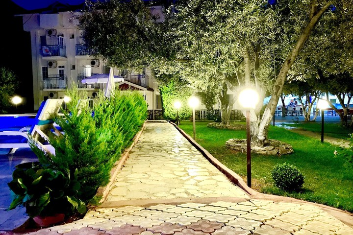 Hotel Exterior 58 of 61