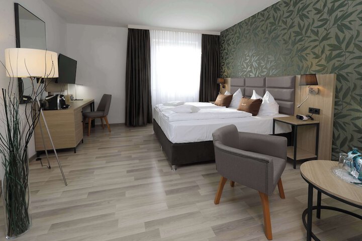 Room 20 of 101