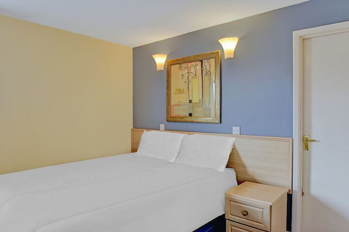Room 9 of 50