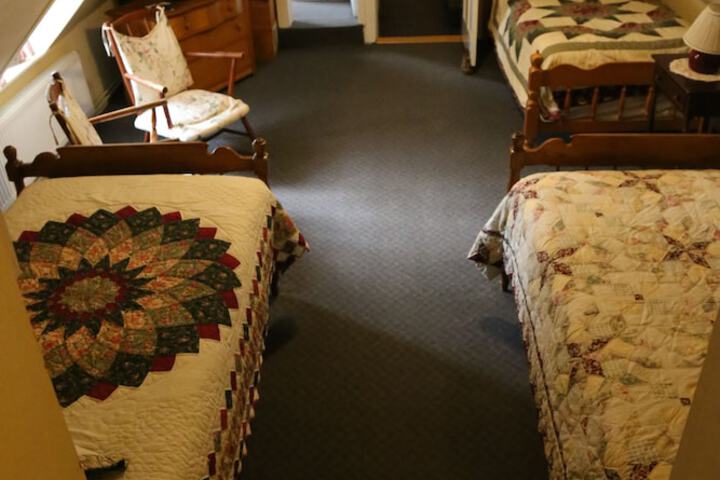 Room 52 of 165