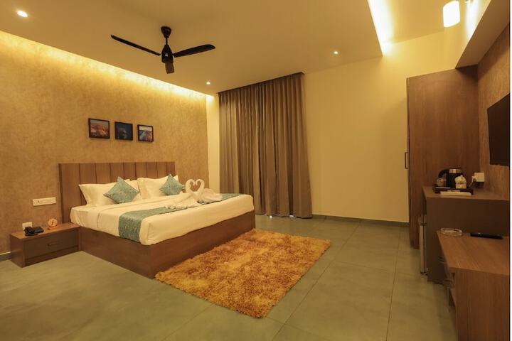 Room 2 of 39