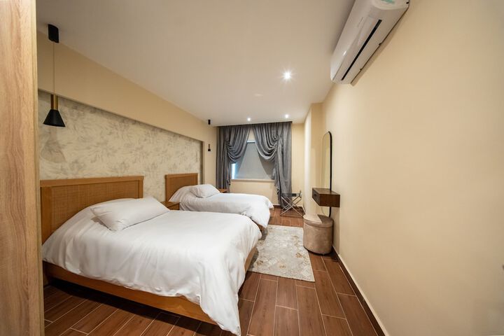 Room 3 of 6
