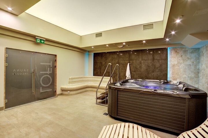 Spa 46 of 64