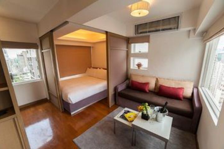 Room 13 of 20