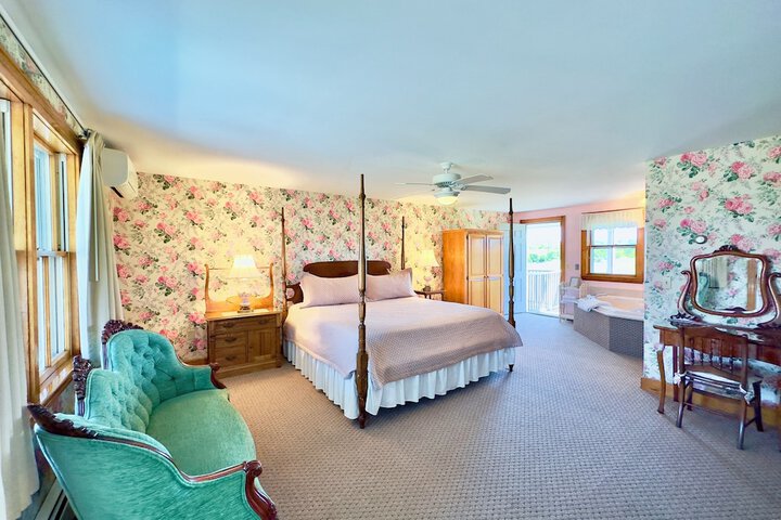 Room 53 of 100