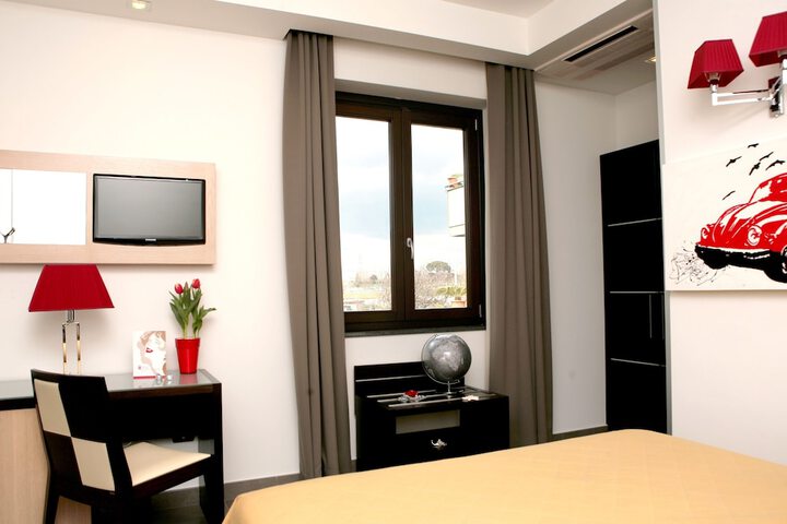 Room 10 of 65