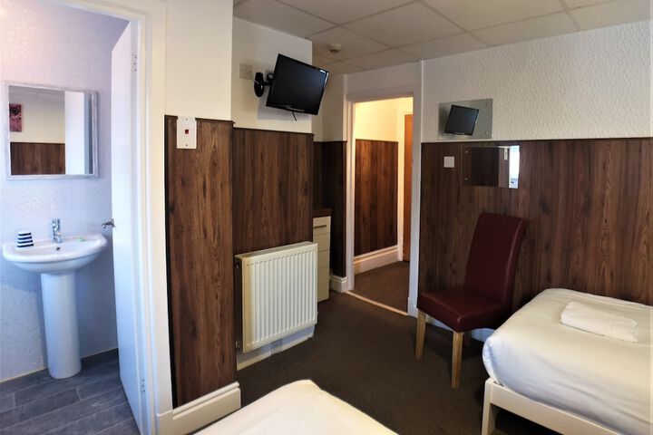 Room 37 of 102